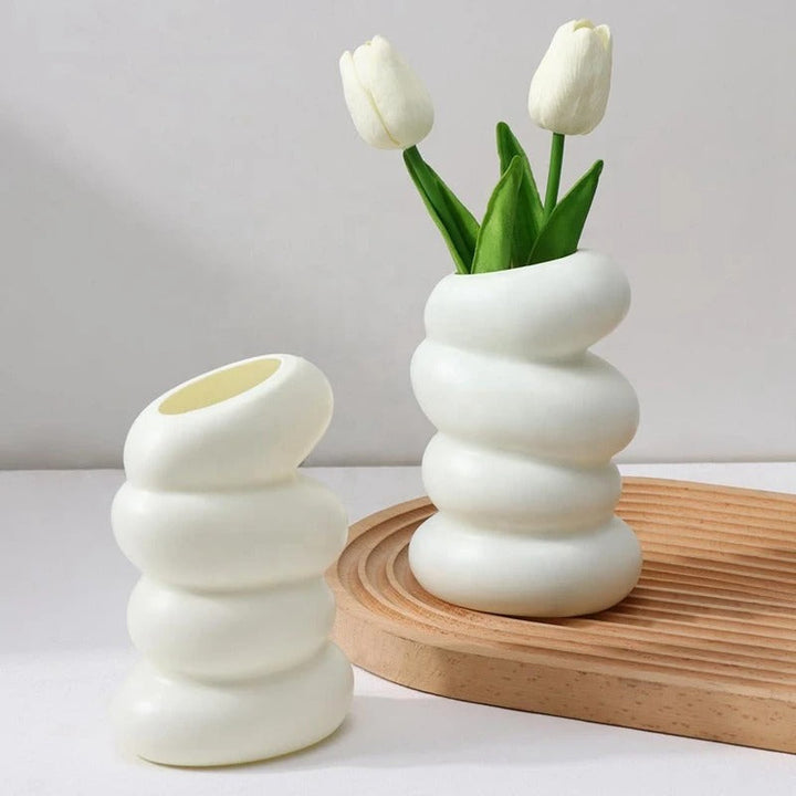 Modern Spiral White Flower Vase – Minimalist Nordic-Style Decor for Living Room