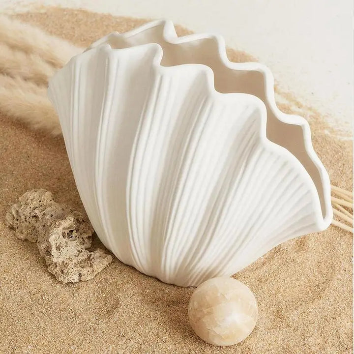 Ocean Petal Shell-Inspired Ceramic Vase – Coastal Accent for Floral Arrangements