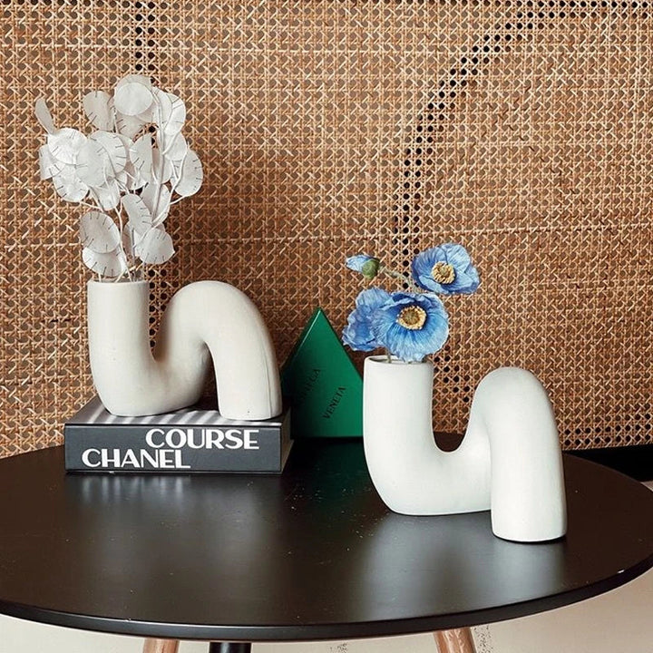 Sculptural White Ceramic Art Vase – Modern Curved Accent for Minimal & Contemporary Interiors